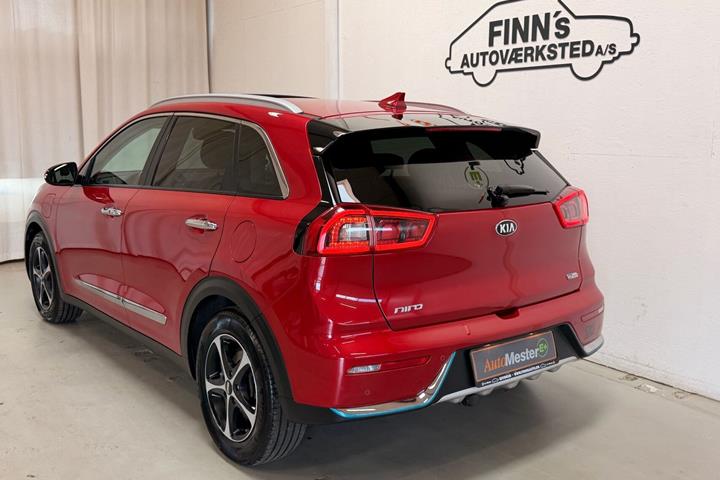 Rød Kia Niro fra 2019