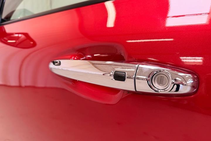 Rød Kia Niro fra 2019