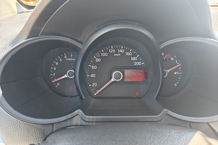 Rød Kia Picanto fra 2013