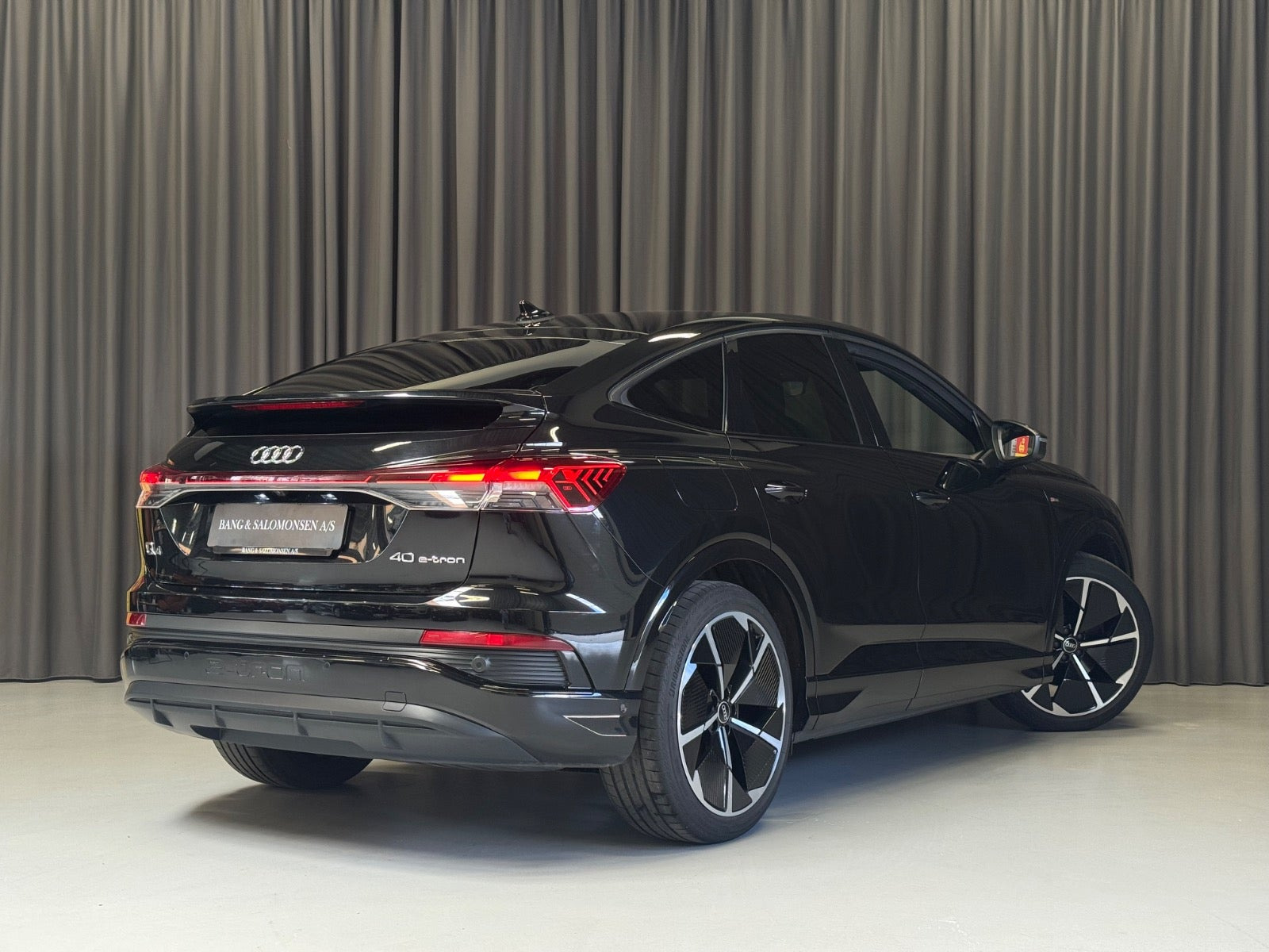 Sort Audi Q4 e-tron fra 2023