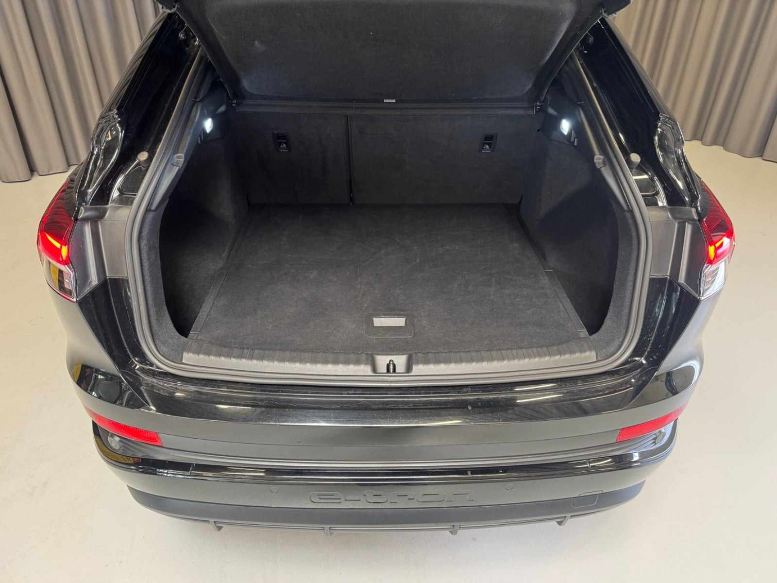 Sort Audi Q4 e-tron fra 2023