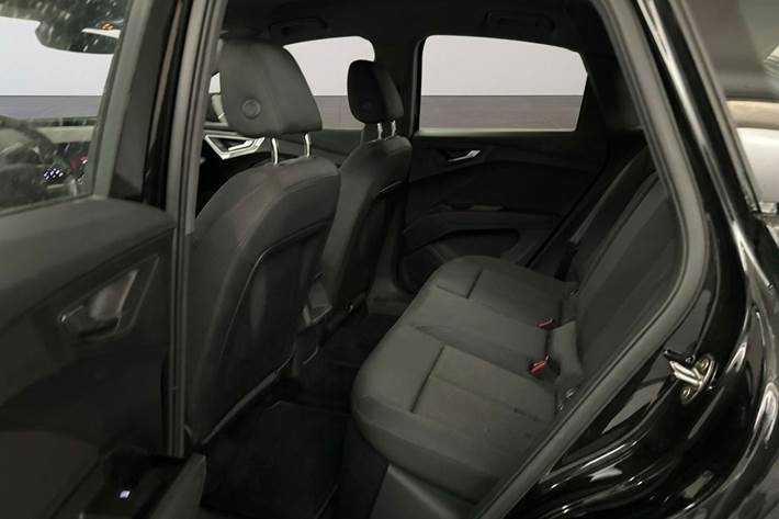 Sort Audi Q4 fra 2023