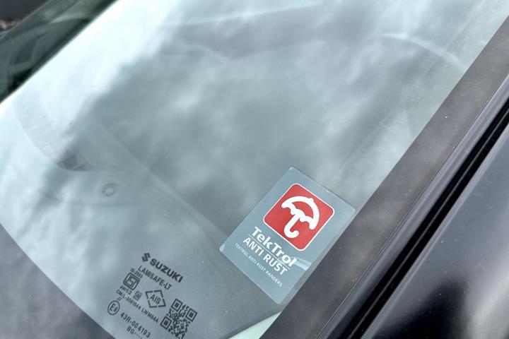 Grå Suzuki Baleno fra 2016