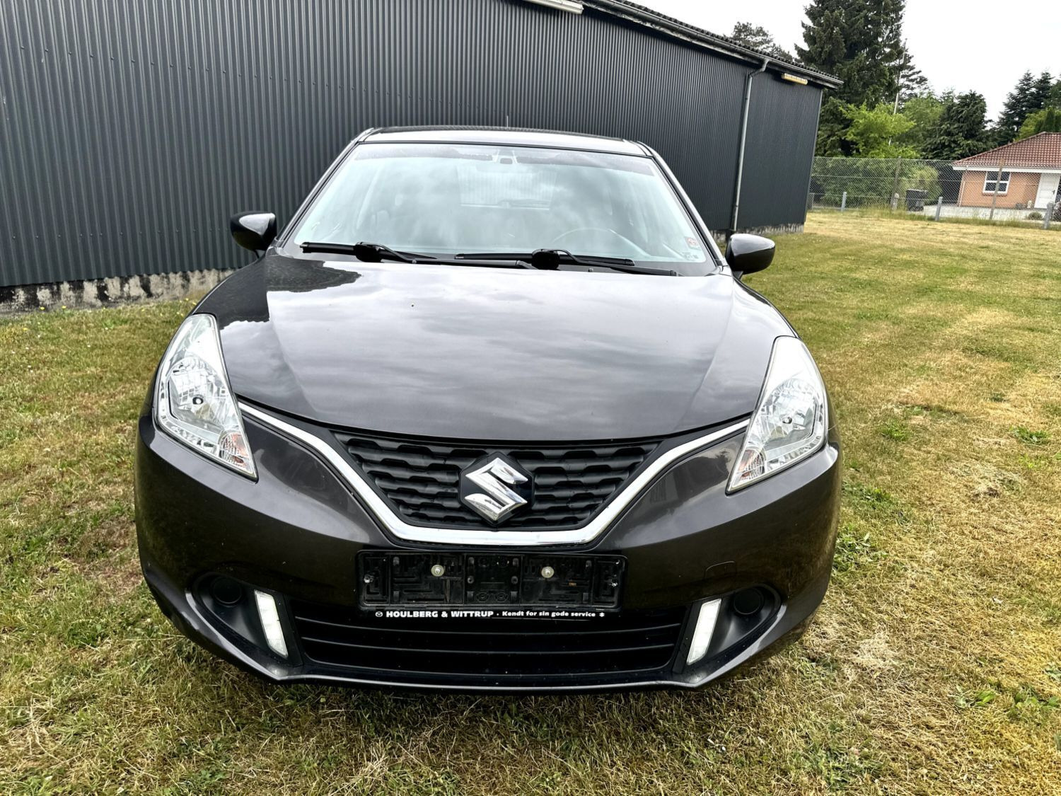 Grå Suzuki Baleno fra 2016