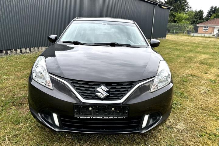 Grå Suzuki Baleno fra 2016
