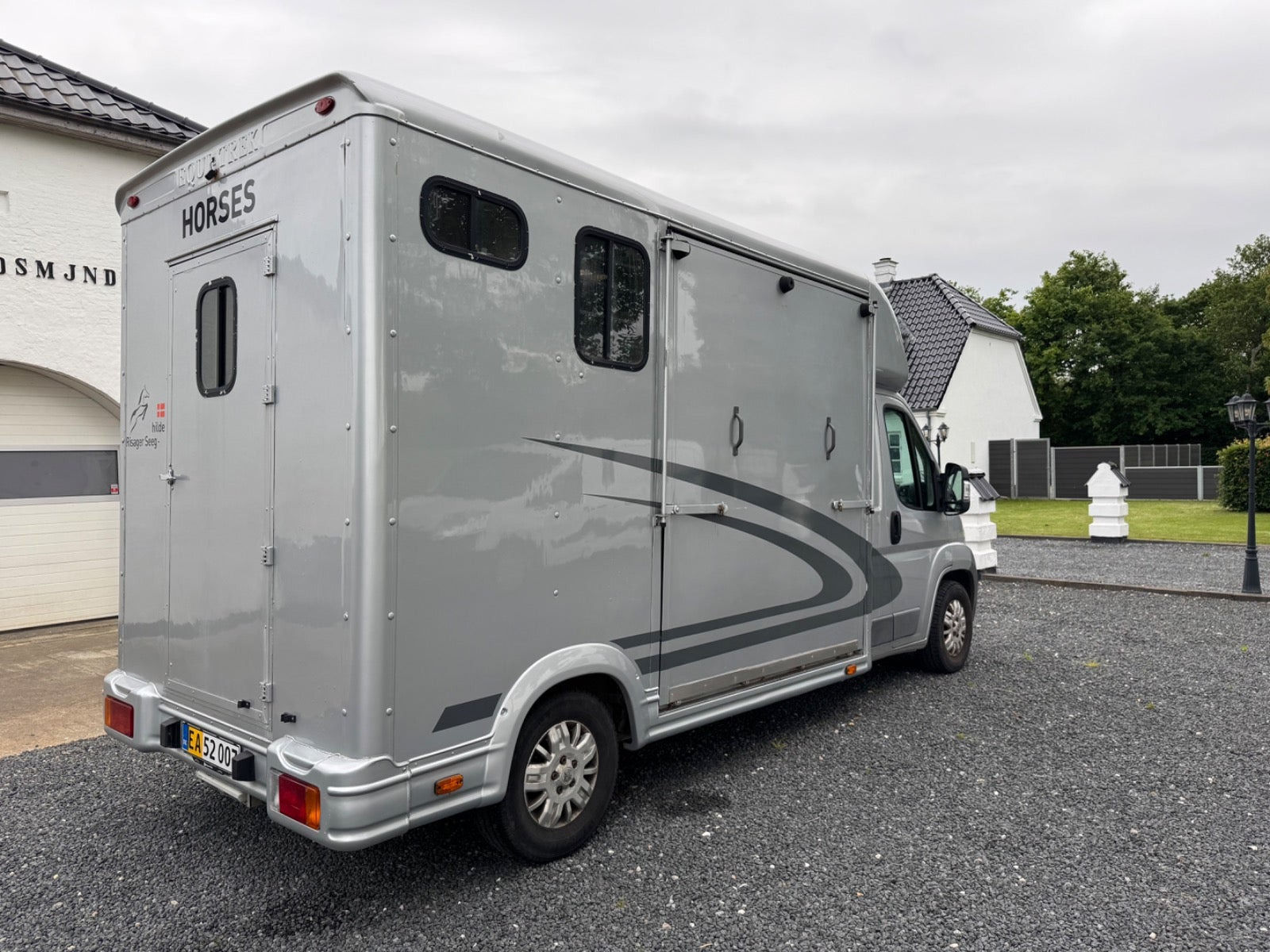 Grå Peugeot Boxer 335 fra 2009