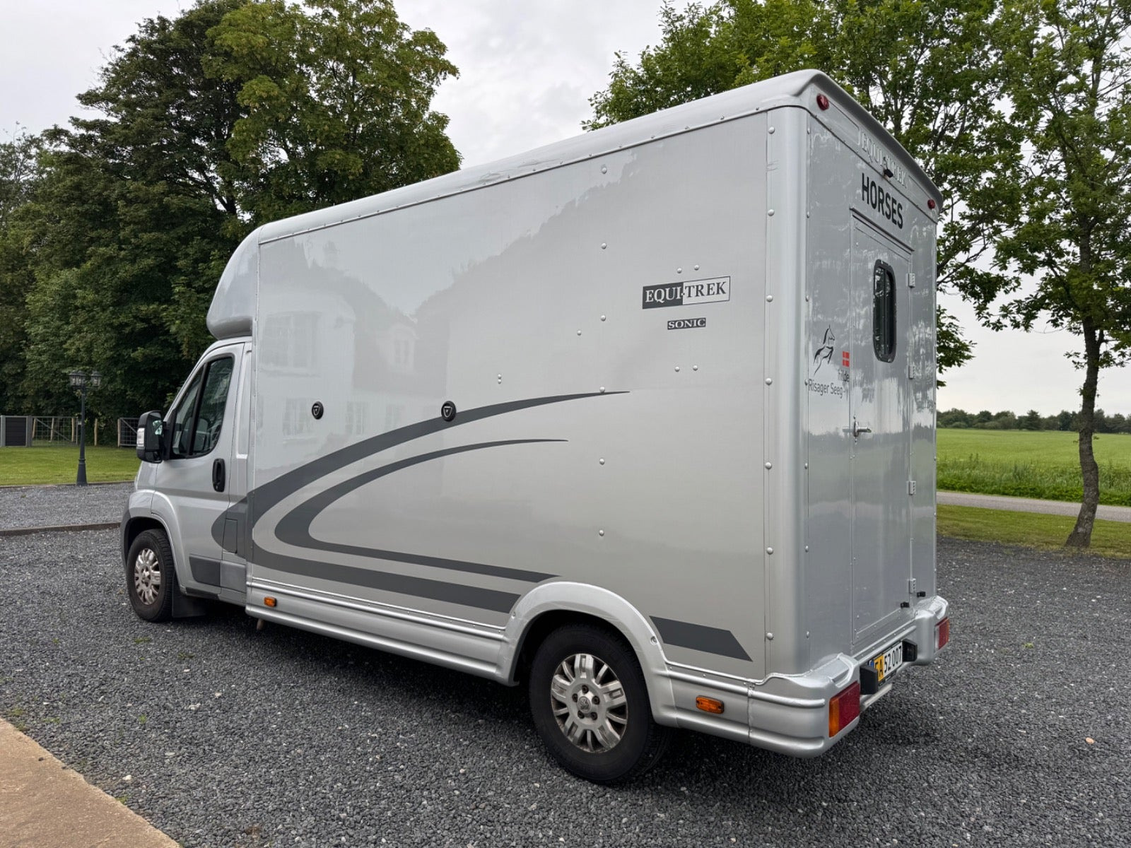 Grå Peugeot Boxer 335 fra 2009