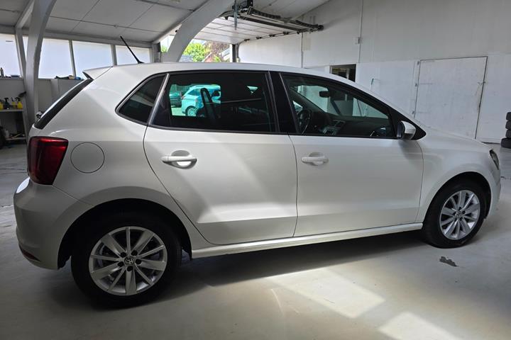 Grøn VW Polo fra 2016
