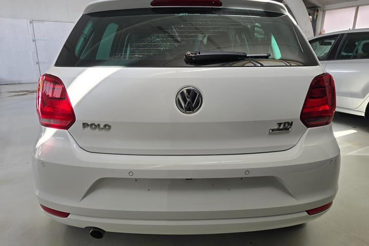 Grøn VW Polo fra 2016