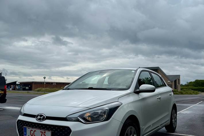 Hvid Hyundai i20 fra 2016