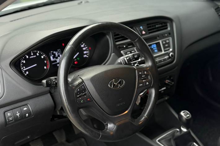 Hvid Hyundai i20 fra 2016