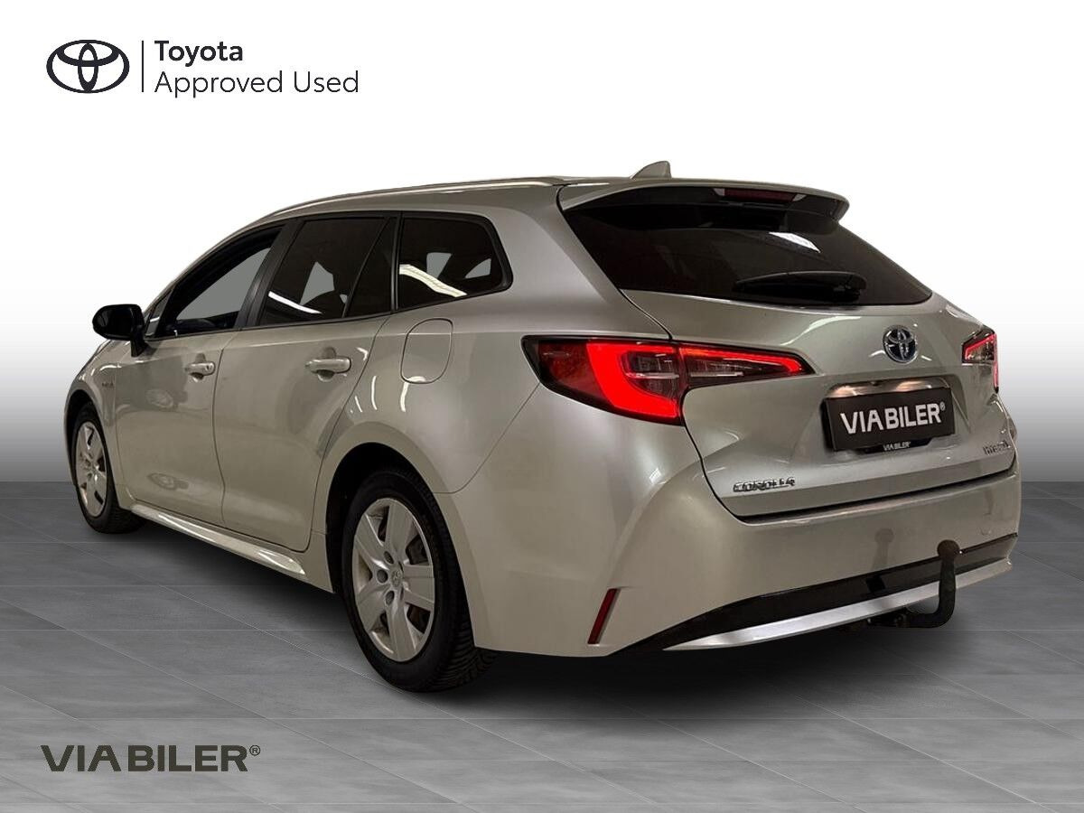 Sølv Toyota Corolla fra 2020