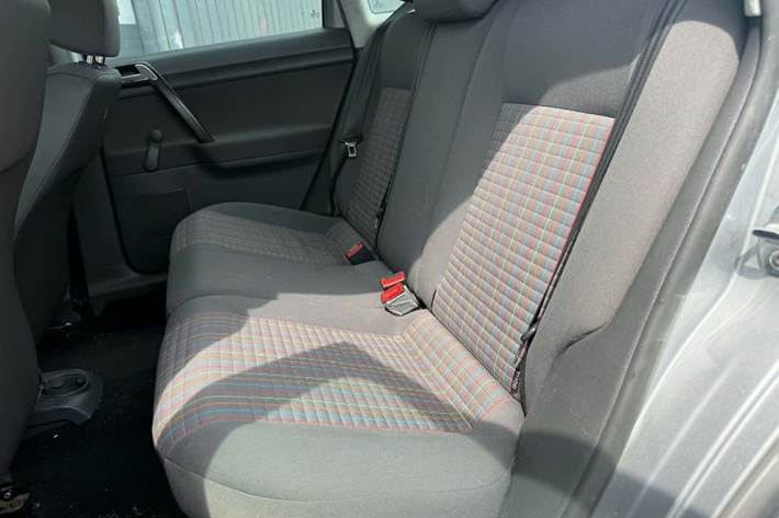 Sølv VW Polo fra 2006