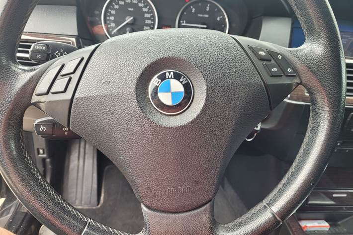 Sort BMW 520d fra 2010