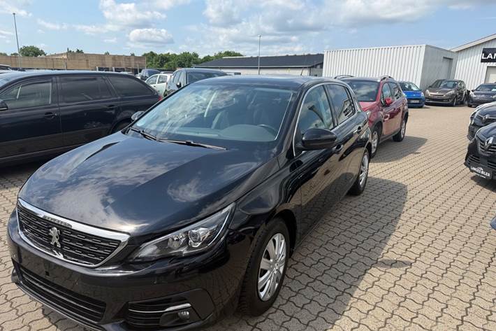 Sort Peugeot 308 fra 2018