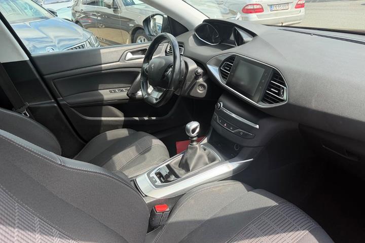 Sort Peugeot 308 fra 2018