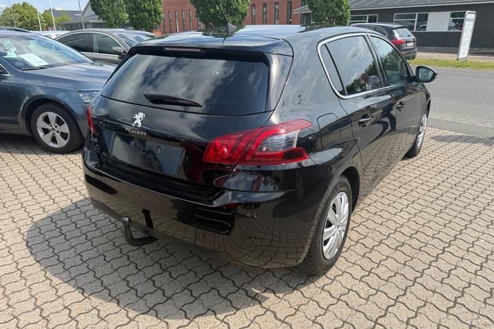 Sort Peugeot 308 fra 2018