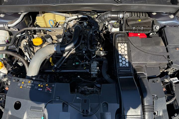 Grå Renault Megane IV fra 2018