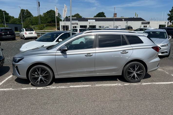 Grøn MG MG5 fra 2023