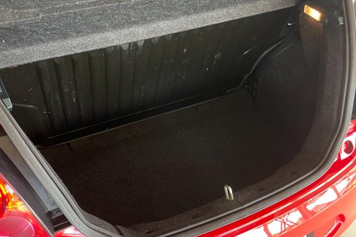 Rød Ford Ka fra 2014