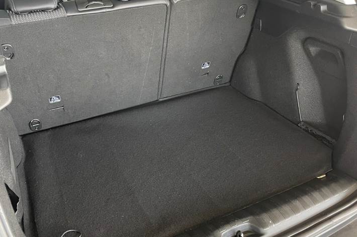 Grå Peugeot 2008 fra 2019