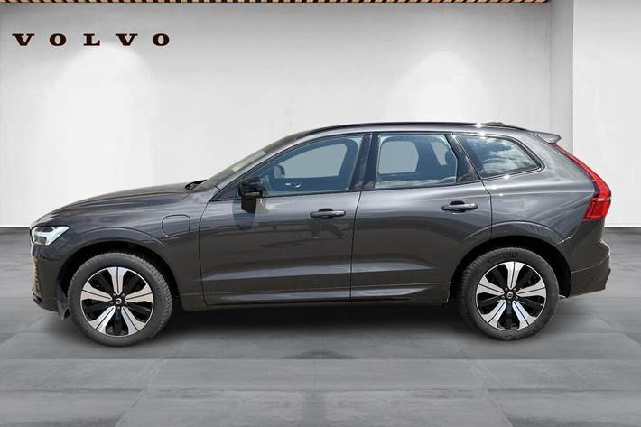 Grå Volvo XC60 fra 2023