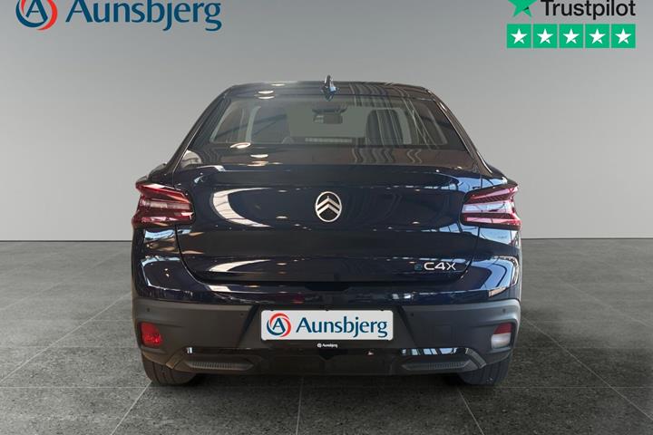 Blå Citroën ë-C4 X fra 2025