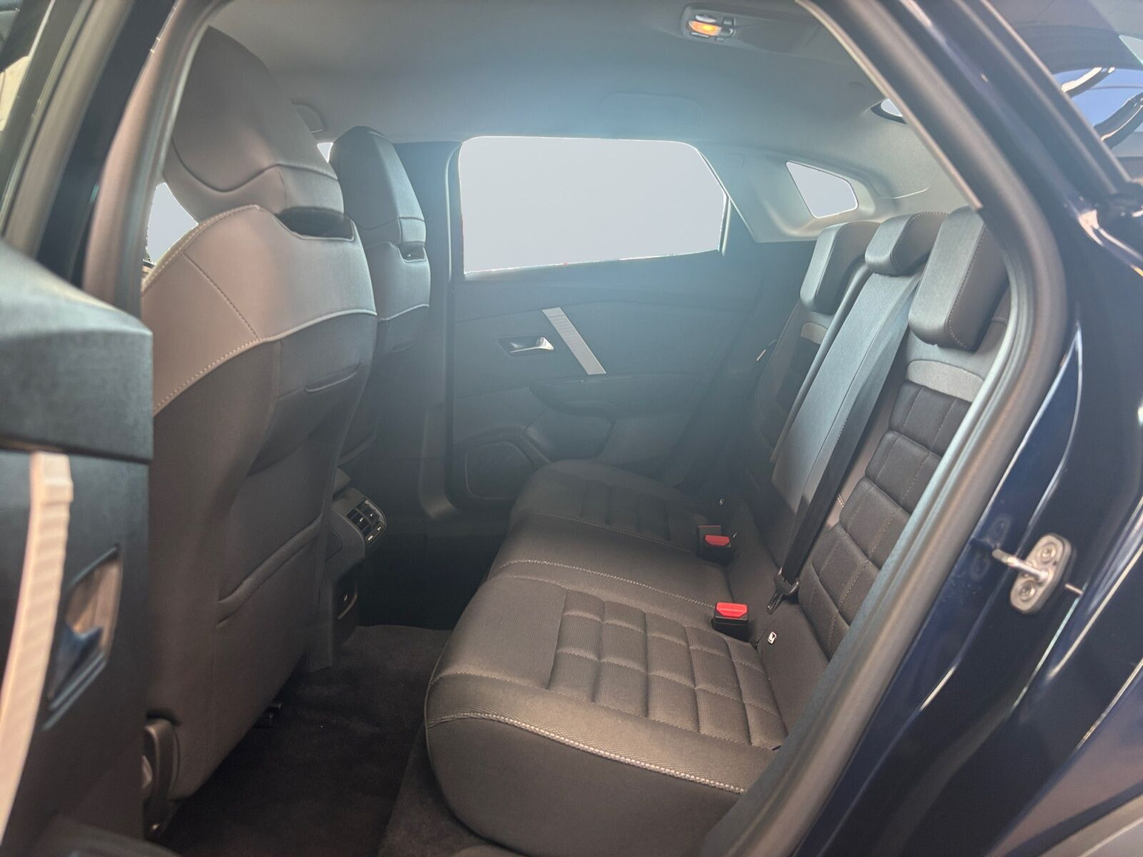 Blå Citroën ë-C4 X fra 2025