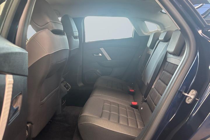Blå Citroën ë-C4 X fra 2025
