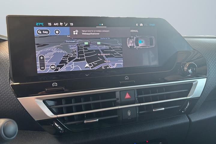 Blå Citroën ë-C4 X fra 2025