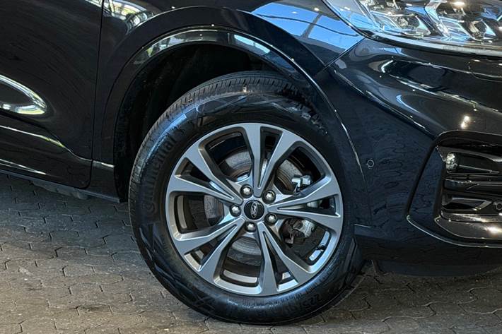 Sort Ford Kuga fra 2023