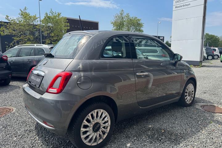 Grå Fiat 500 fra 2017