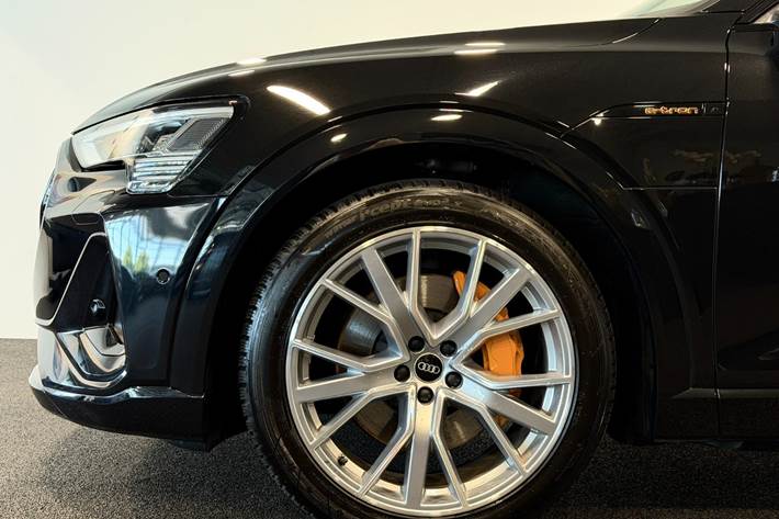 Sort Audi e-tron fra 2023
