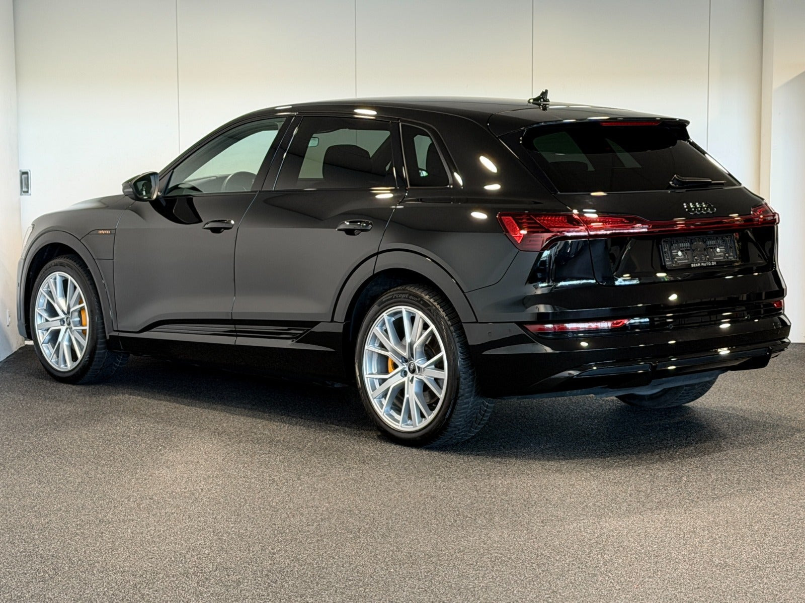 Sort Audi e-tron fra 2023