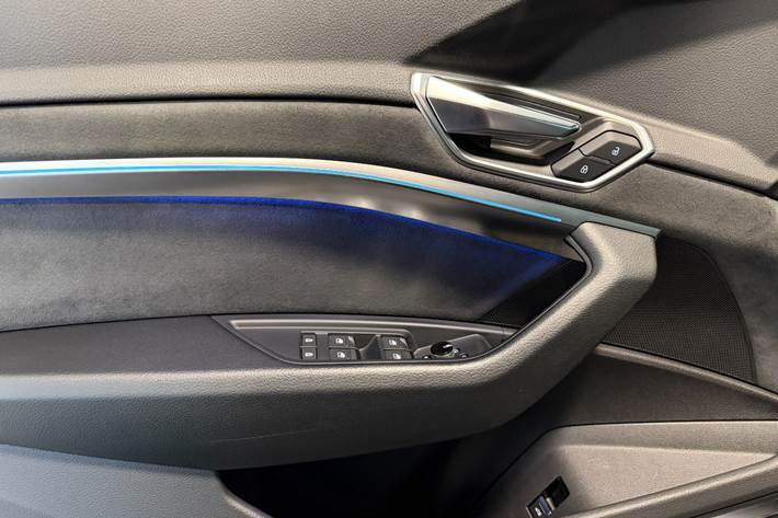 Sort Audi e-tron fra 2023