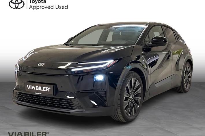 Sort Toyota C-HR+ fra 2026 set udefra