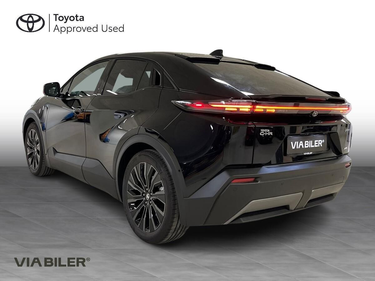 Sort Toyota C-HR+ fra 2026