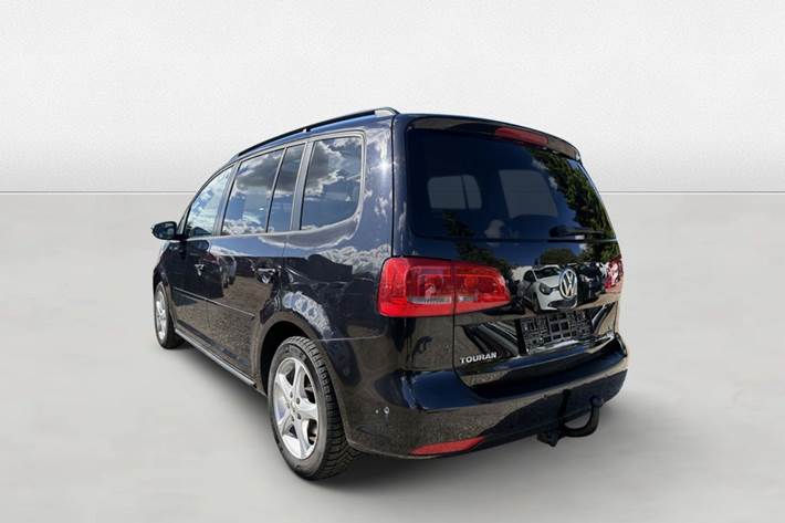 Grøn VW Touran fra 2015