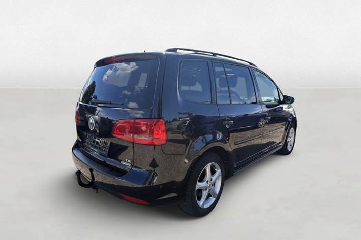 Grøn VW Touran fra 2015