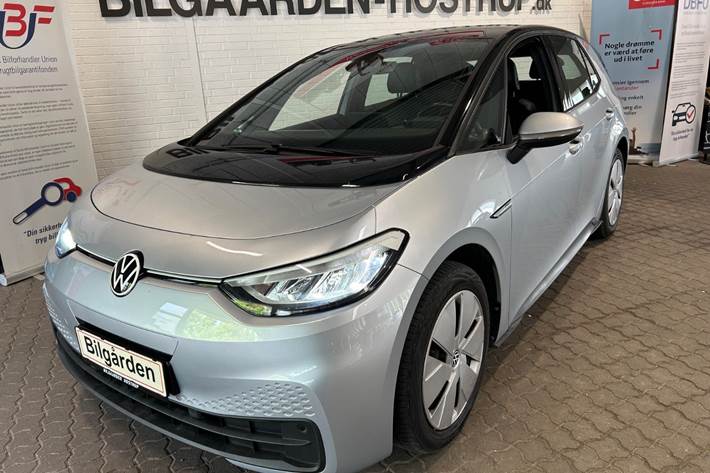 Sølv VW ID.3 fra 2022 set udefra