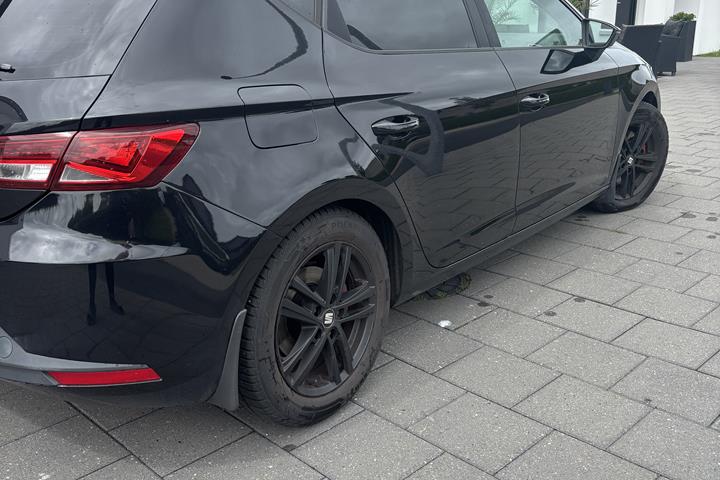 Sort Seat Leon fra 2014