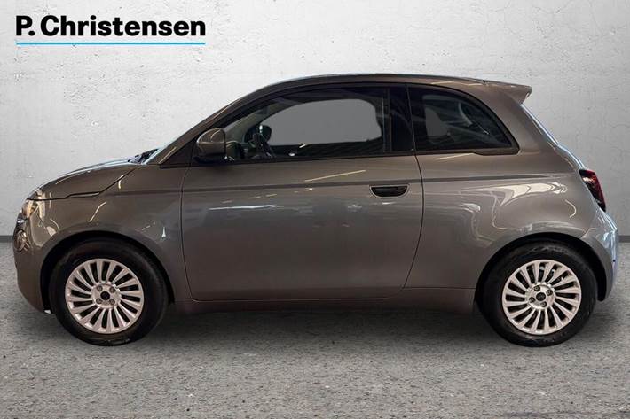 Grå Fiat 500e fra 2023