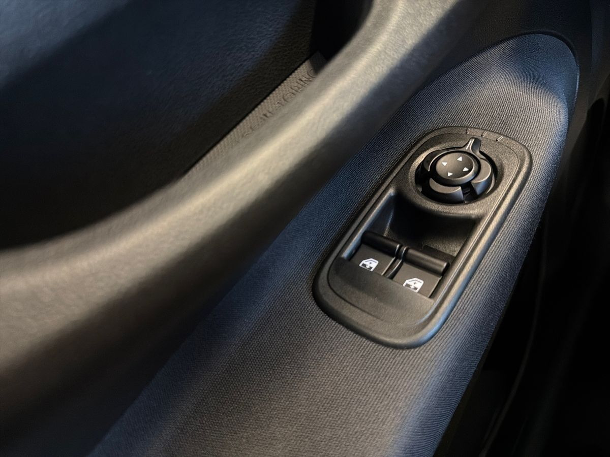 Grå Fiat 500e fra 2023