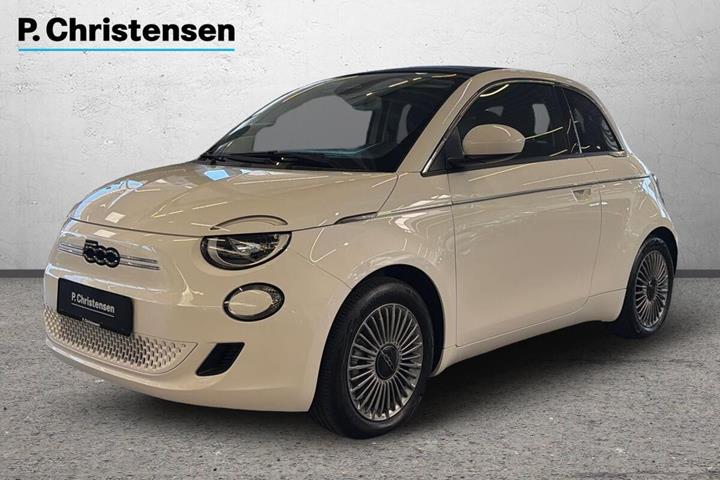 Hvid Fiat 500e fra 2023 set udefra