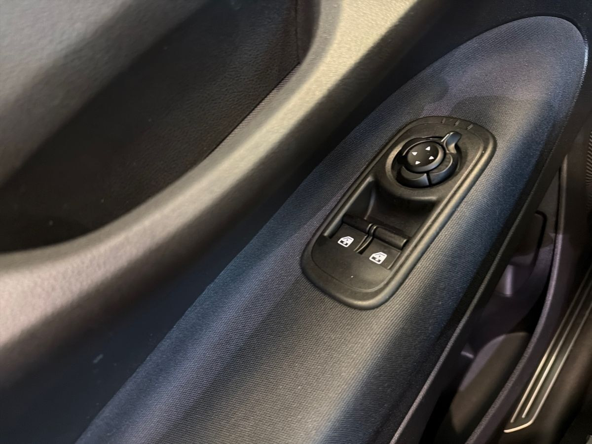 Hvid Fiat 500e fra 2023