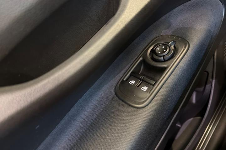 Hvid Fiat 500e fra 2023