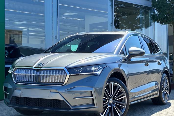 Grå Skoda Enyaq fra 2025