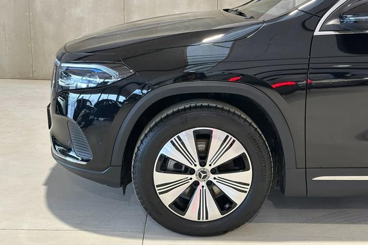 Sort Mercedes EQA250+ fra 2023