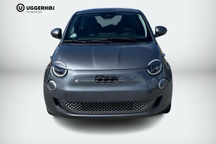 Grå Fiat 500e fra 2022