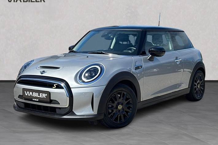 Grå Mini Cooper fra 2023 set udefra
